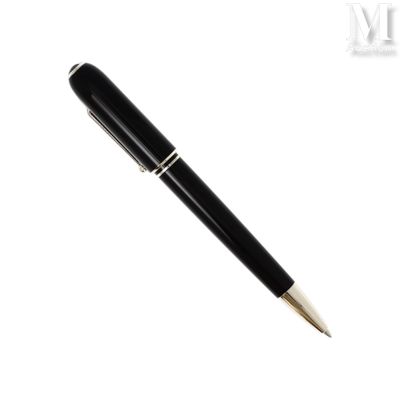 une image représentant un stylo posé à plat sur une surface blanche