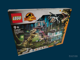 une boîte contenant un ensemble Lego Jurassic