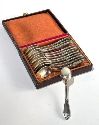 FRENAIS. Ensemble de 12 petites cuillères en métal argenté à décor de  - Photo 1