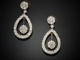 paire de boucles d'oreilles en diamant et en or blanc