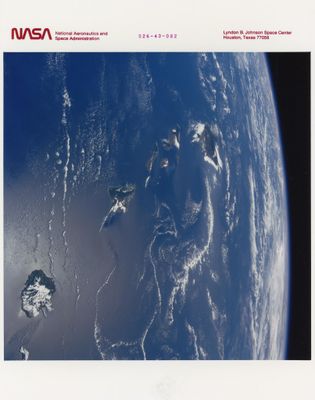 une image montrant la Terre vue depuis la Station spatiale internationale
