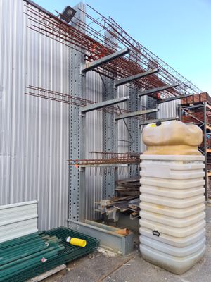 A63 : Cantilever galvanisés comprenant 7 mâts et environ 20 bras( vide - Photo 1