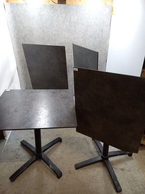4 tables en acier de la marque GROSFILLEX 60x70cm (traces d'… - Photo 1