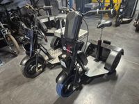 Lot de 2 triporteurs électriques COBRANE, 1 sans plaque appa… (photo 3)