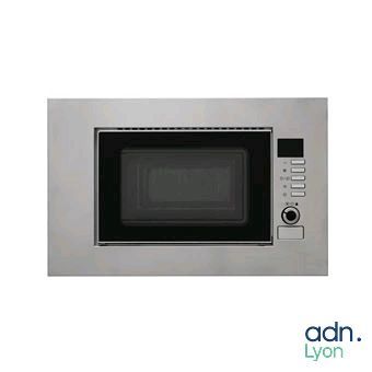 an image of a microwave oven with the door open