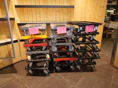 many different types of tools on display in a store