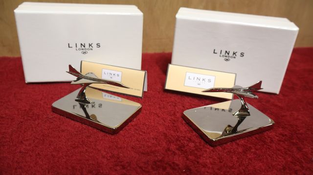 CONCORDE – Lot de deux presses papiers en métal argenté LINKS LON...