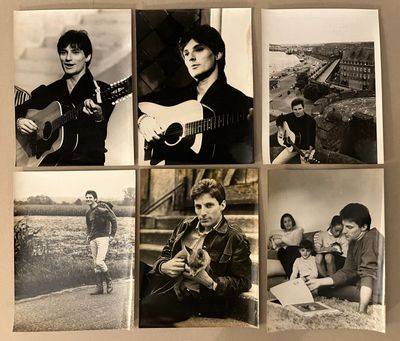 plusieurs photos en noir et blanc d'un homme jouant de la guitare et d'une femme jouant de la guitare