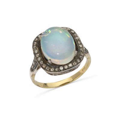 une bague en oplite et diamants, par van cleef