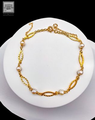gold plated bracelet with pearl beads and chain