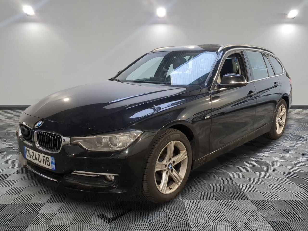 BMW - TOURING 318D 143 CH LUXURY A - GO - Mise en service: 0…