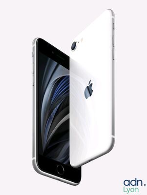 le nouvel iPhone SE avec un dos blanc et un dos argenté