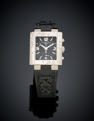 an image of a watch with a black face