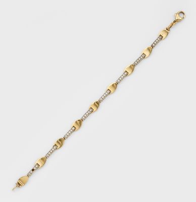 un bracelet en or et diamants