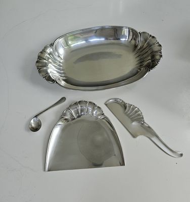 GALLIA Panetière et ramasse miettes en métal argenté motif d…