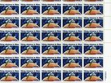 une feuille de timbres représentant la lune et les étoiles