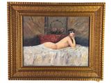 une peinture à l'huile représentant une femme allongée sur un lit, avec des fleurs en arrière-plan