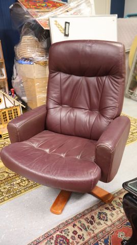 Fauteuil pivotant simili bordeaux