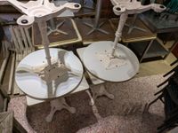 17 tables bistrot carrées à plateau en mélaminé laqué blanc …