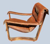 Fauteuil en cuir et structure en bois (photo 2)
