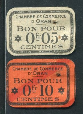 deux étiquettes représentant l'ancienne et la nouvelle monnaie française sur un fond noir