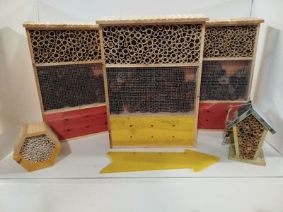 Lot de 5 - Hôtels à insectes en bois naturel - 30cm - Protec…