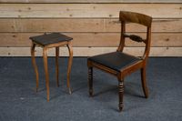 Réunion d'une chaise à dossier bandeau en acajou à assise ga…