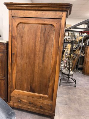 Bonnetière en noyer style XIXe - 1 clé