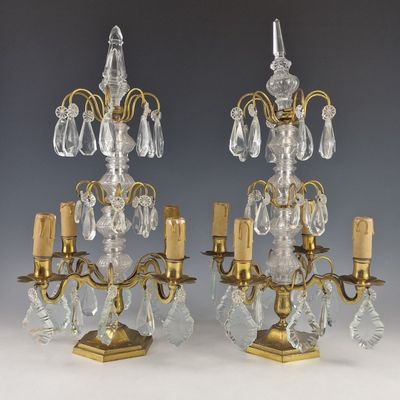 paire de candélabres anciens en laiton et cristal