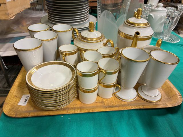 Partie de service à café en porcelaine de Limoges : 3 pièces de f