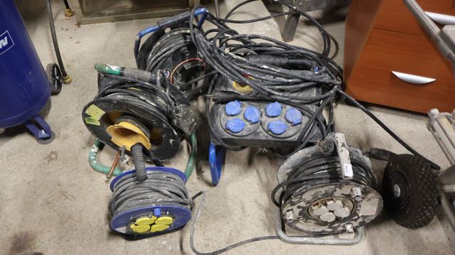 Multiprise BERNER, rallonge électrique sur touret MACC, trois tou...