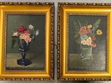 deux tableaux représentant des vases remplis de fleurs posés sur une table