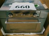 une boîte contenant un four, sur laquelle est apposée une pancarte