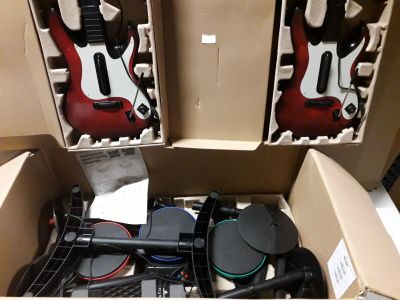 Pack guitar hero tour complet avec 2 guitares et batterie da…