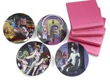 quatre sous-verres sur lesquels figurent une femme et un chat