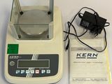an image of a scale that is sitting on top of a table