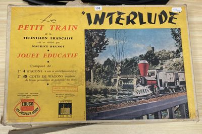 une image représentant une boîte sur laquelle figure l'image d'un train