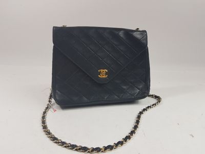 chanel navy blue quilted lambskin flap bag
