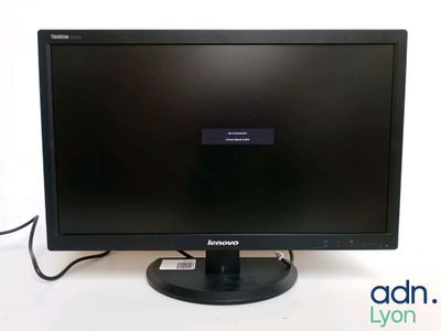 Écran bureautique LENOVO - 23 pouces - Avec câble d’alimenta…