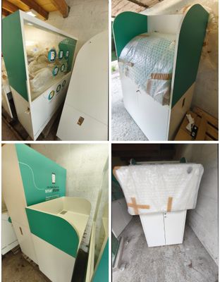plusieurs photos d'un lit recouvert d'un couvre-lit vert et blanc et d'un lit avec un matelas blanc