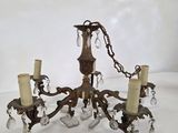 paire de lustres anciens en laiton et cristal