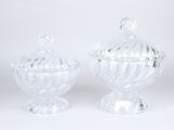 paire de sucriers et de crémiers en verre transparent sur socles