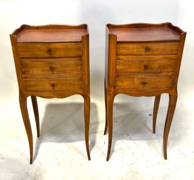 paire de tables de chevet françaises anciennes, de style Louis XV