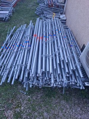 LJS SAS SAMBRO COUVERTURE. 1 échafaudage sans information sur sa compl - Photo 1