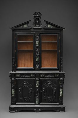 Armoire-bibliothèque en bois noirci et marbre vert de mer ou…