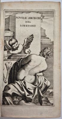 un vieux livre sur lequel figure le dessin d'un homme assis par terre