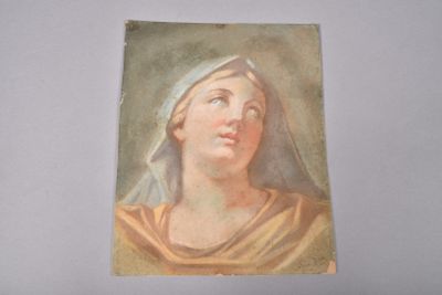 un vieux tableau représentant une femme portant un voile sur la tête