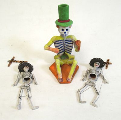 Objets de carnaval mexicain - Deux marionnettes et une statu…