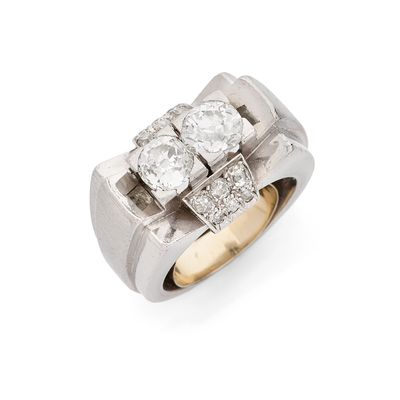 une bague Art déco sertie d'un diamant, signée Van Cleef