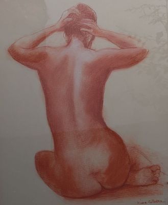 tableau représentant une femme nue assise par terre, les mains sur la tête